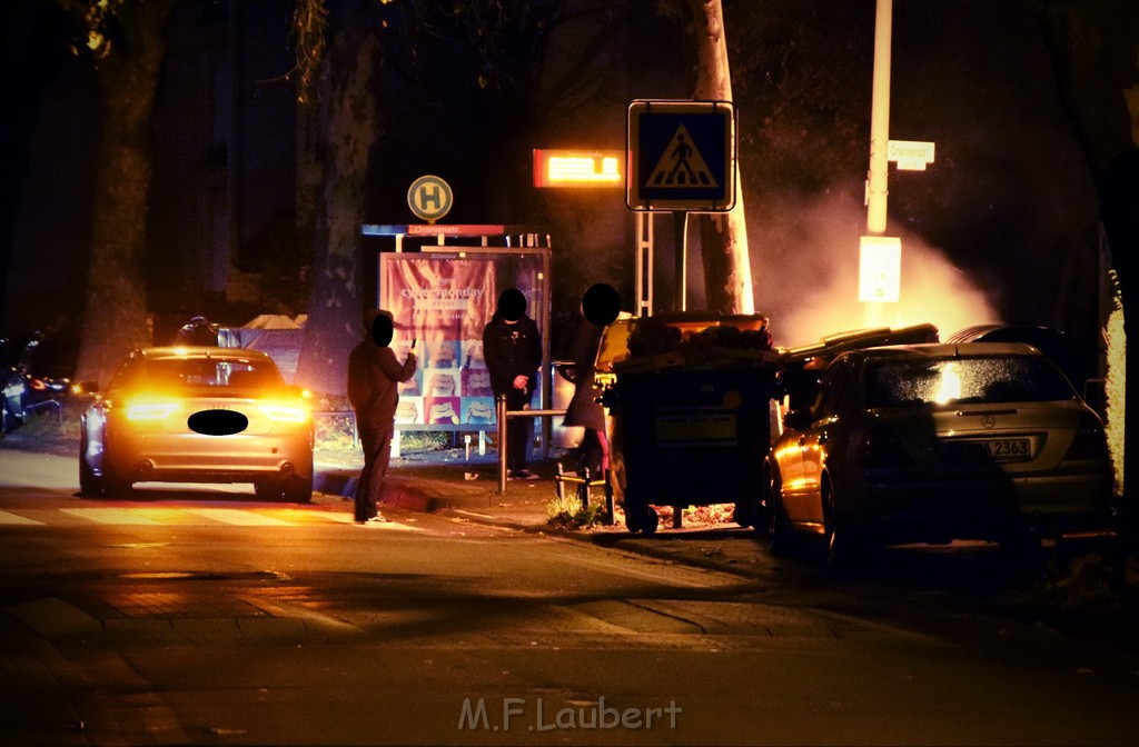 Mehrere Muell Sperrmuellbraende Köln Vingst Ansbacherstr P37.JPG - Miklos Laubert